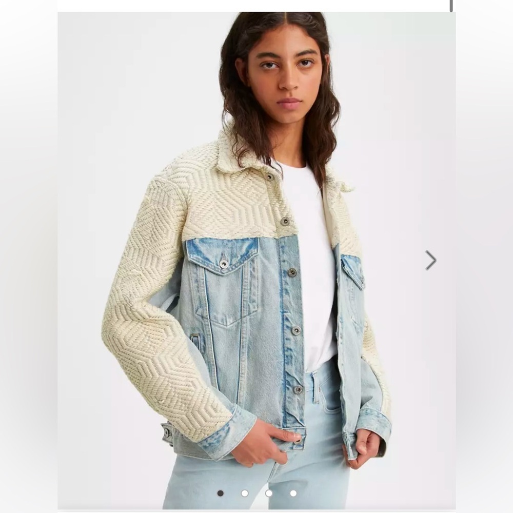 Vintage Levi’s Jean Jacket made in Italy - Picture 11 of 15